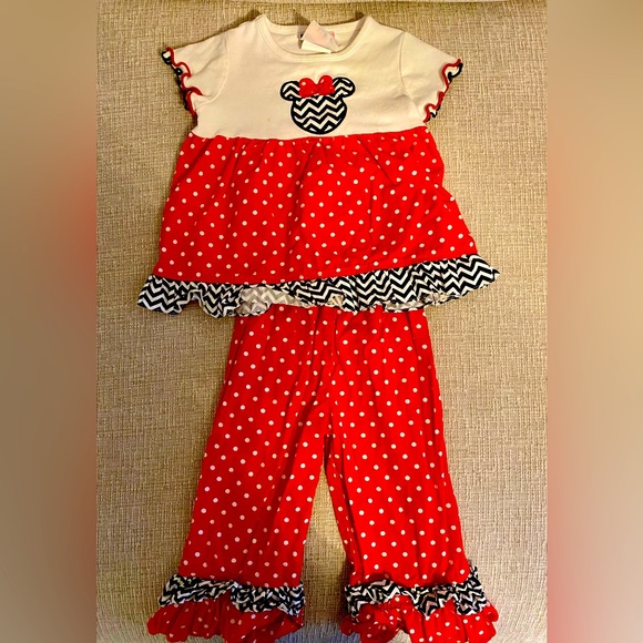 Minnie Mouse outfit - Picture 1 of 1